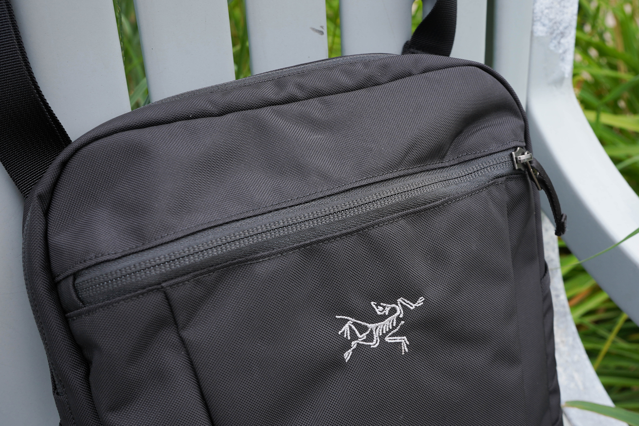Reverse Coil Zipper on the Arc'teryx Slingblade 4 Shoulder Bag